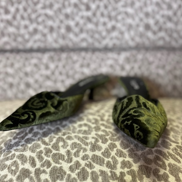 Shoes - Picture 1 of 4